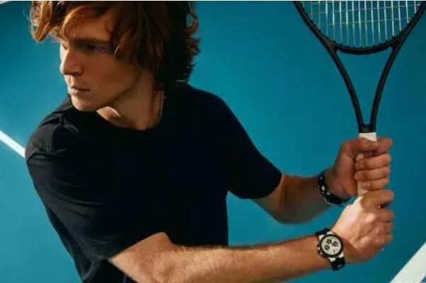 NBA尼克斯vs开拓者前瞻：东部第三与西部第十二的碰撞！尼克斯十战六胜状态尚可，内线隐患犹存，开拓者十战一负低迷不振，主场能否回暖.